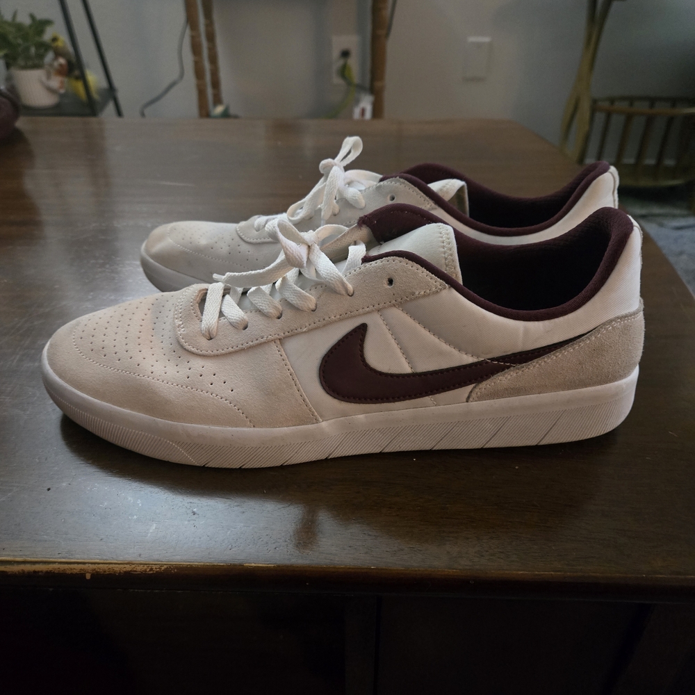 Nike SB Team Classic Size 13